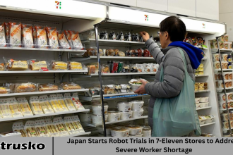 Japan Starts Robot Trials in 7-Eleven Stores to Address Severe Worker Shortage